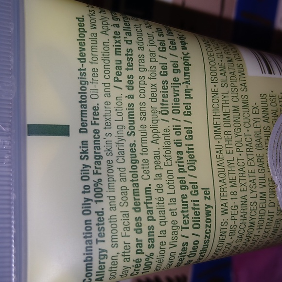 3/$30 NWT Clinique Dramatically Different Moisturizing Gel - Picture 4 of 4